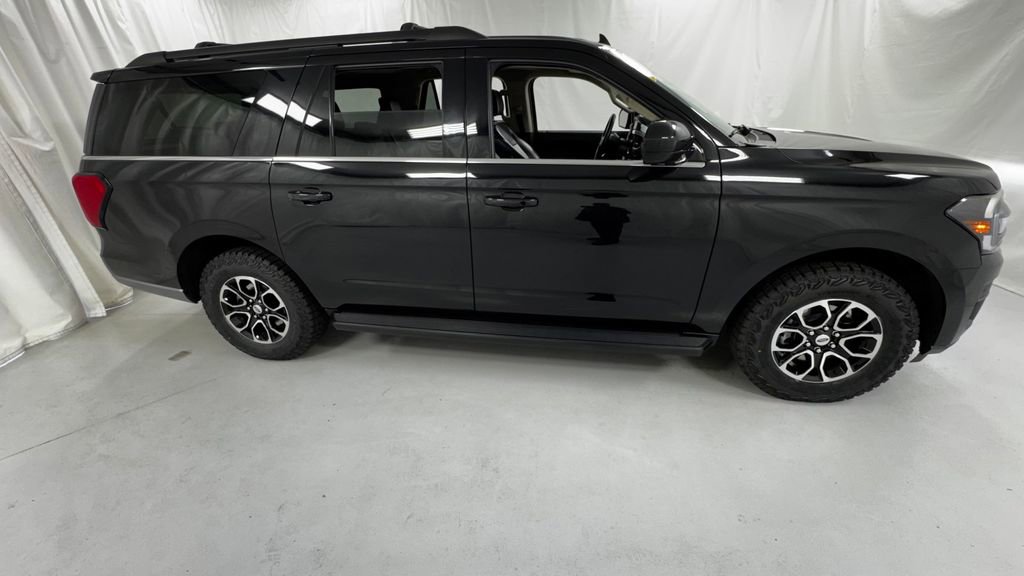 Used 2024 Ford Expedition Max XLT AWD/4WD image 2