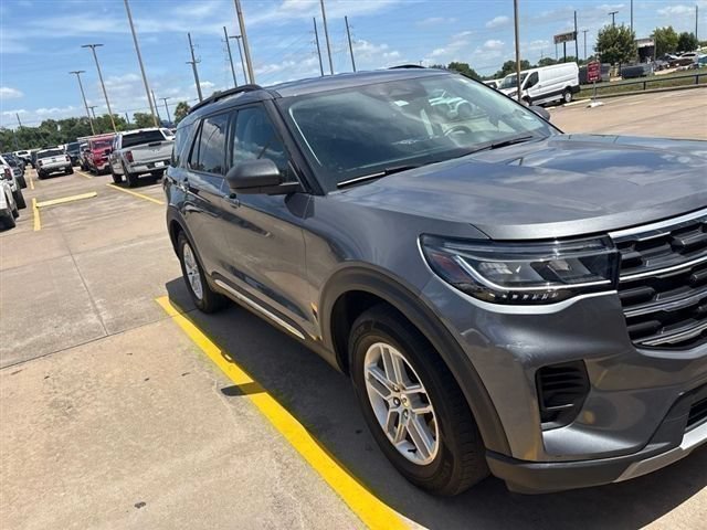 Used 2025 Ford Explorer Active RWD image 9