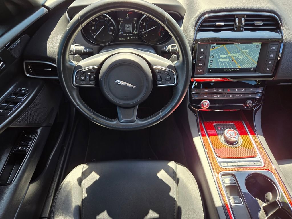Used 2017 Jaguar XE Premium image 15
