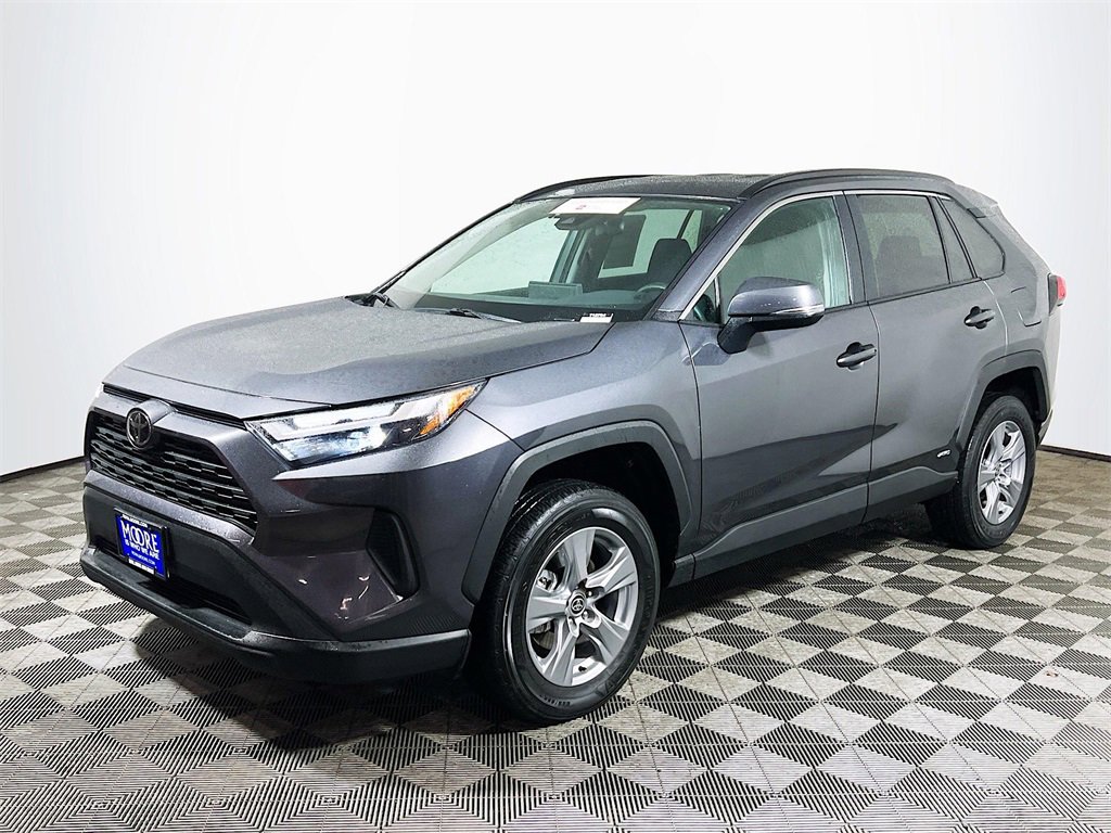 Certified 2025 Toyota RAV4 XLE image 4