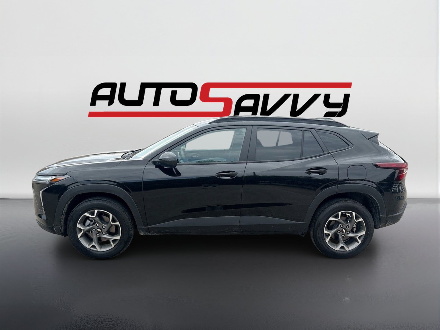 Used 2026 Chevrolet Trax LT FWD image 4