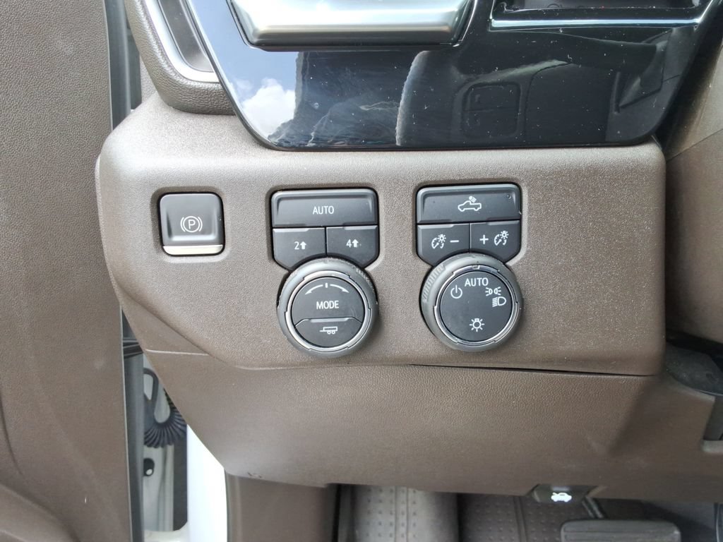 Certified 2022 Chevrolet Silverado 1500 LT w/ Protection Package AWD/4WD image 35