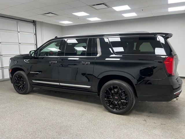 Used 2022 GMC Yukon XL Denali AWD/4WD image 7