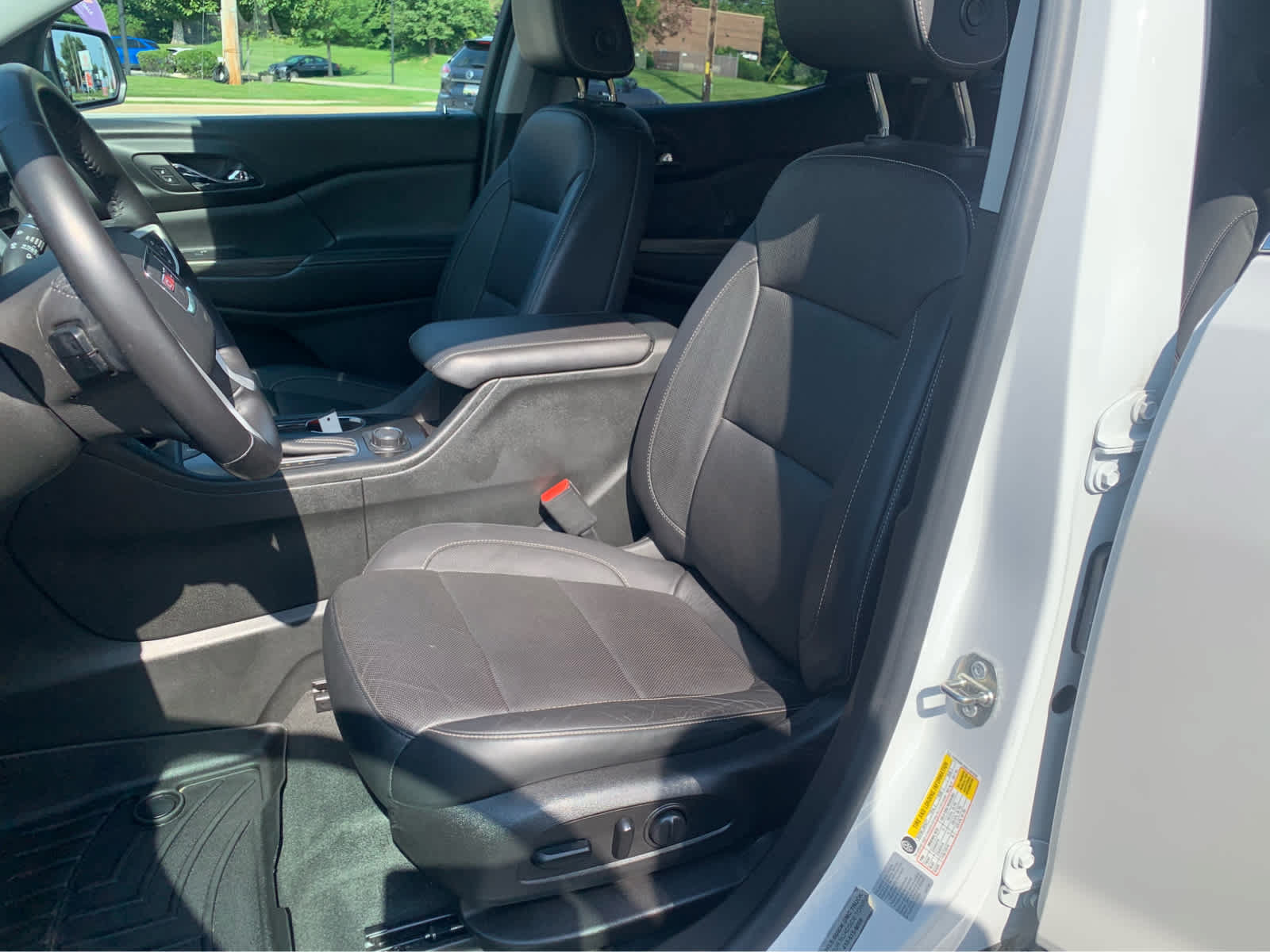 Used 2017 GMC Acadia SLT FWD image 12