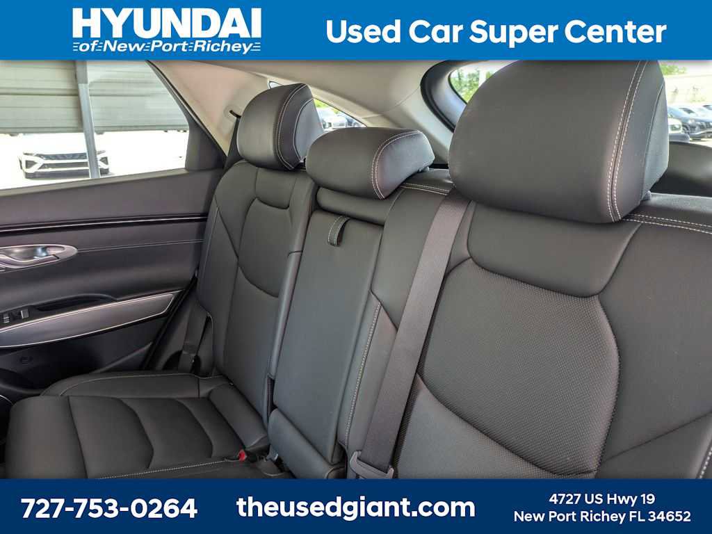 Used 2022 Genesis GV70 2.5T w/ Select Package AWD/4WD image 16