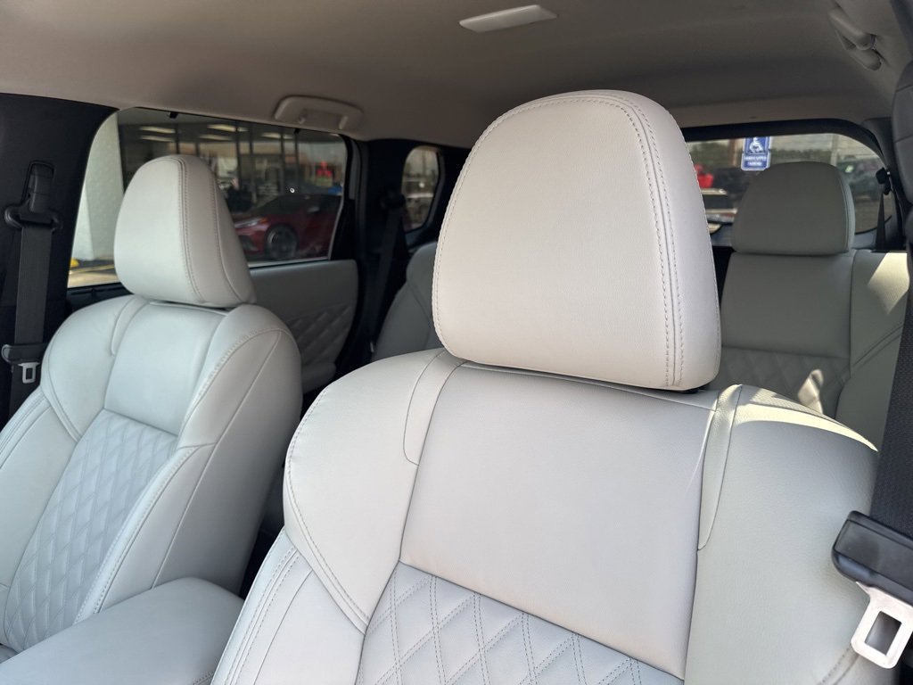 Used 2024 Mitsubishi Outlander SEL image 17