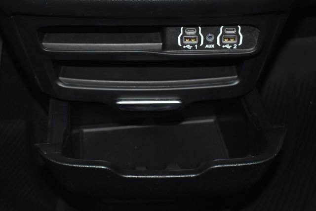 Certified 2025 Chrysler Pacifica Select image 20