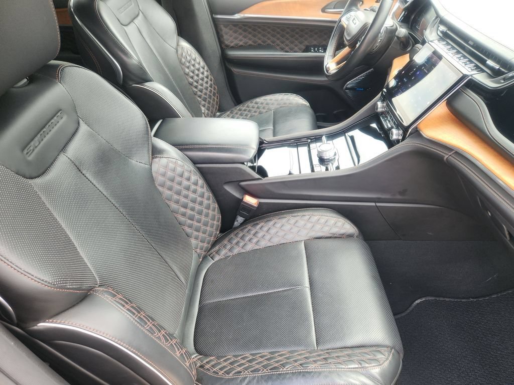 Used 2023 Jeep Grand Cherokee Summit AWD/4WD image 24