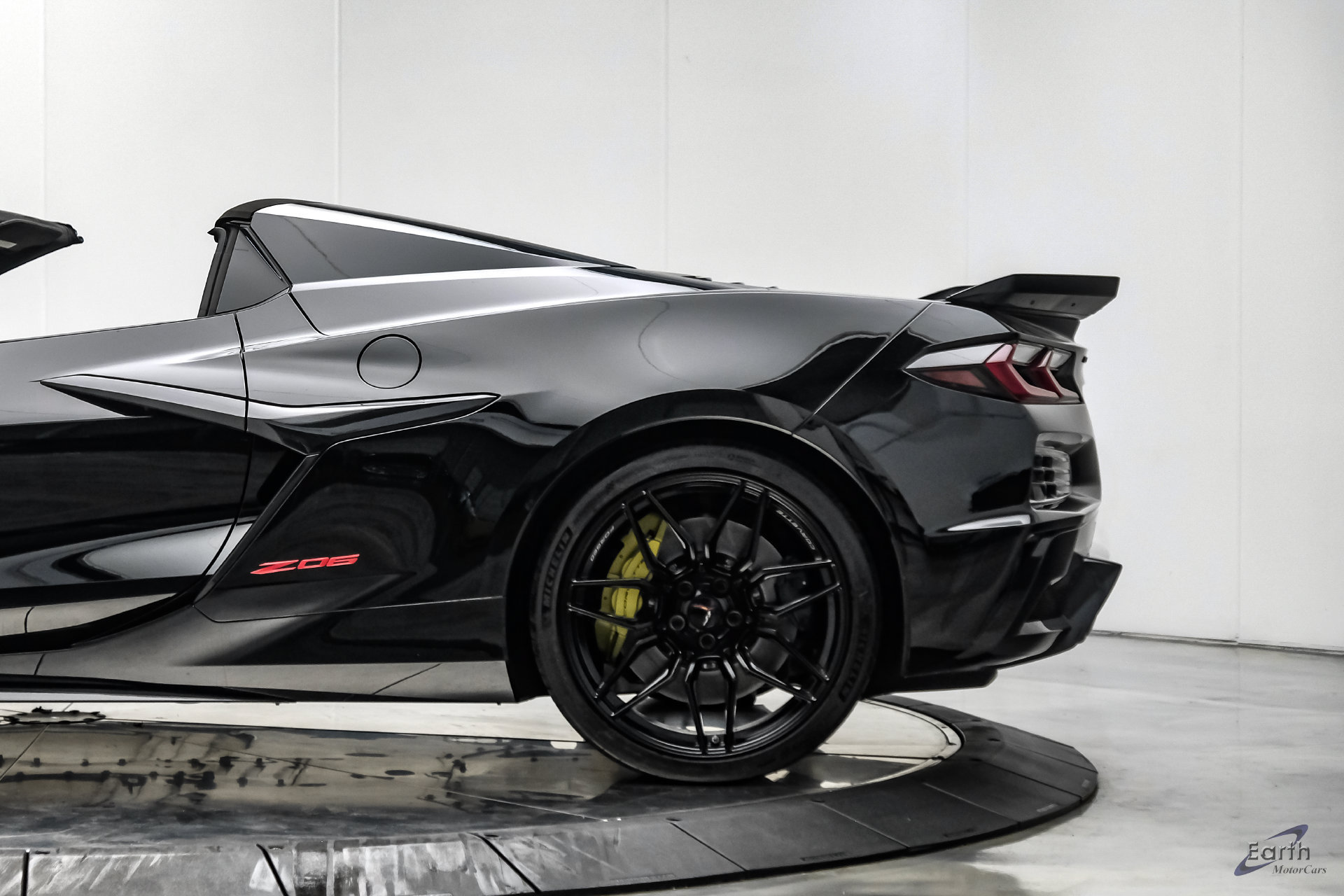 Used 2023 Chevrolet Corvette Z06 w/ Stealth Interior Trim Package RWD image 11