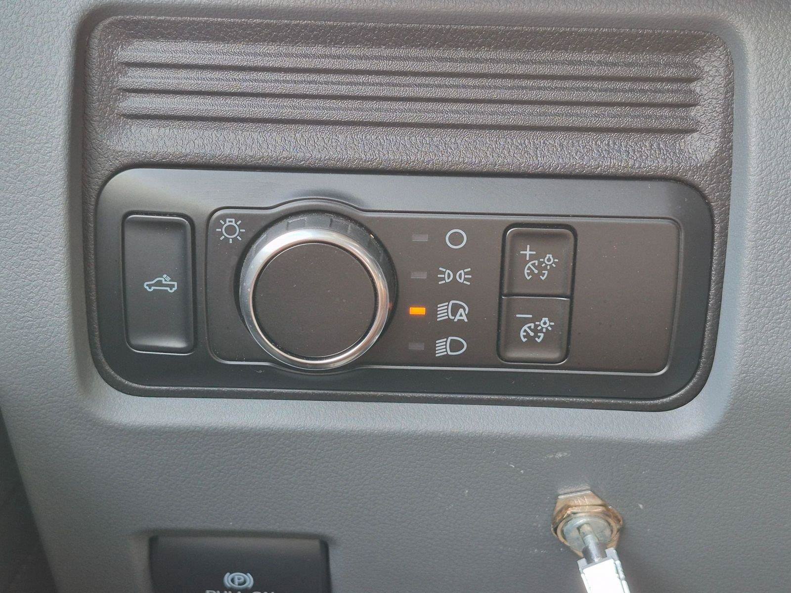 Used 2025 Ford F250 XL AWD/4WD image 12