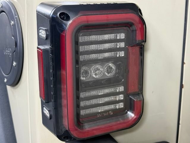 Used 2018 Jeep Wrangler Unlimited Sport S AWD/4WD image 13