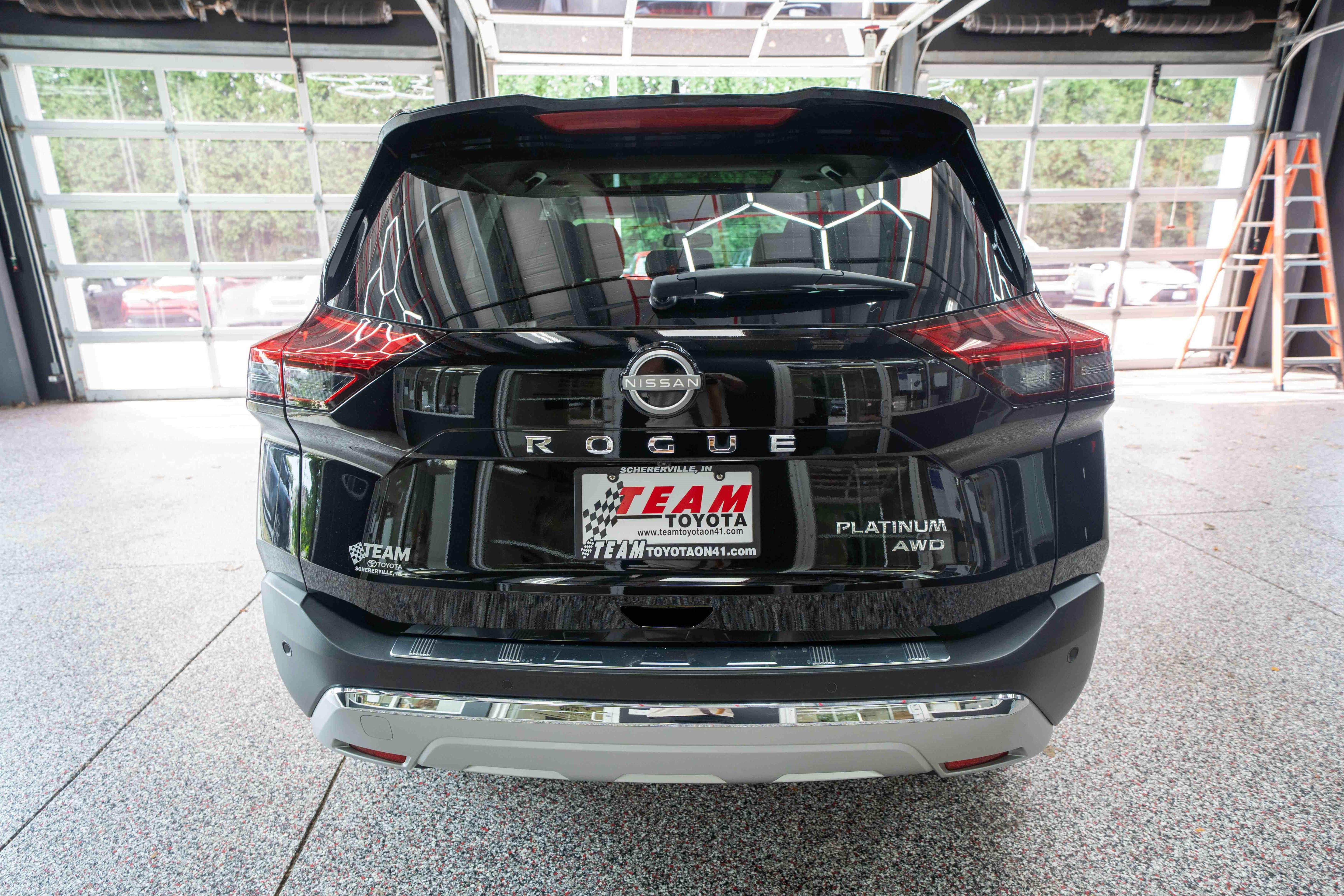 Used 2023 Nissan Rogue Platinum w/ Platinum Premium Package AWD/4WD image 3