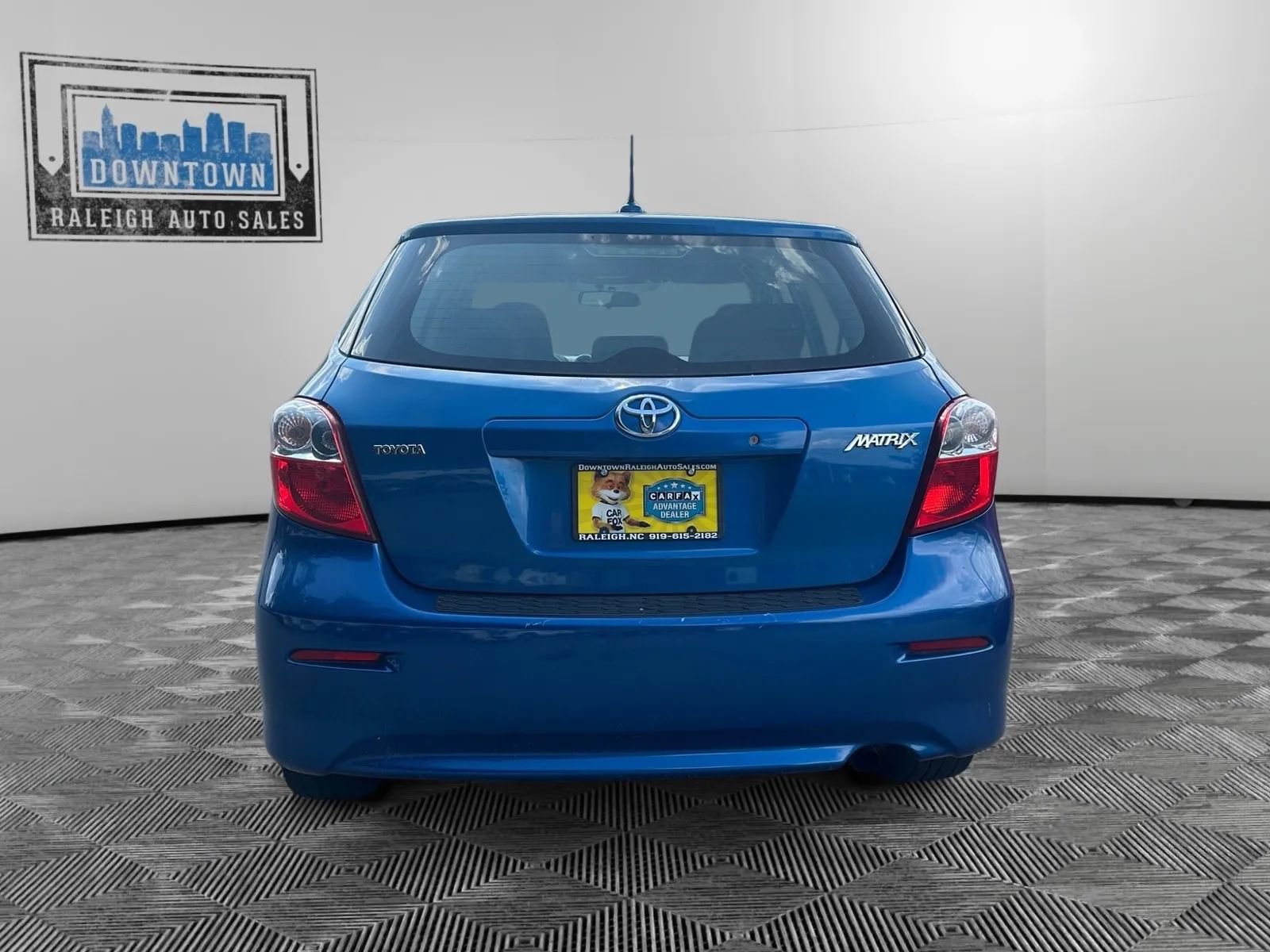 Used 2009 Toyota Matrix FWD image 4