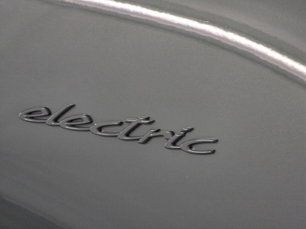 New 2026 Porsche Cayenne Electric AWD/4WD image 34