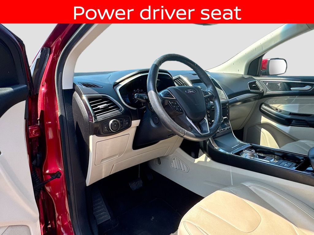 Used 2019 Ford Edge Titanium w/ Equipment Group 301A FWD image 8
