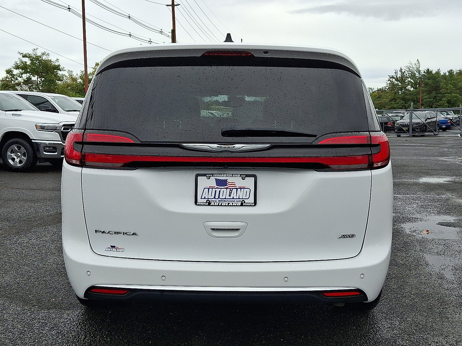 Certified 2023 Chrysler Pacifica Touring-L image 6