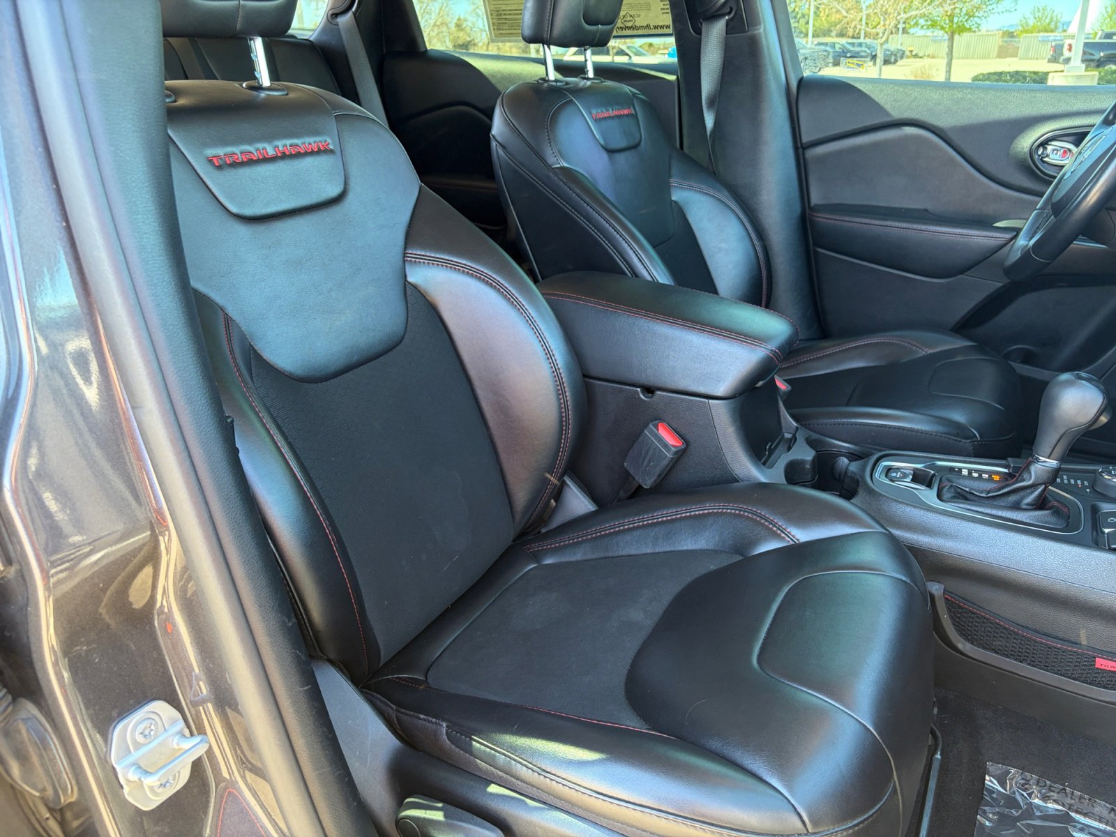 Used 2015 Jeep Cherokee Sport w/ Sport Appearance Group image 32