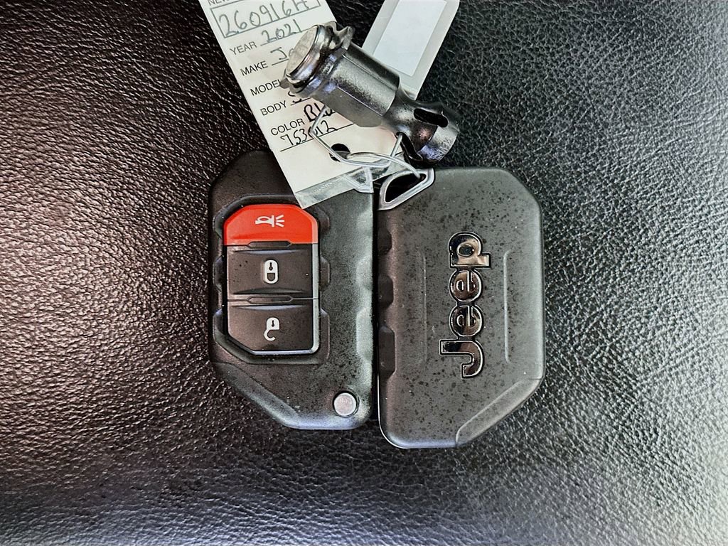 Used 2021 Jeep Wrangler Unlimited Rubicon AWD/4WD image 34