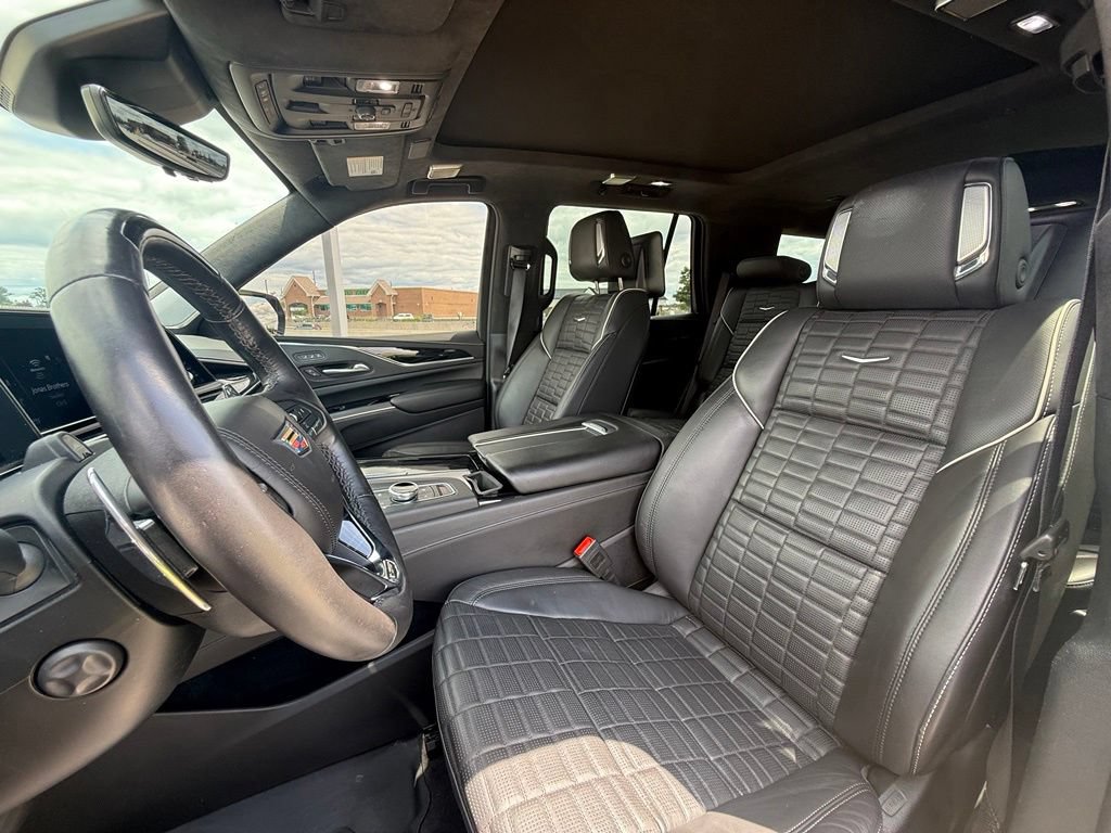 Certified 2024 Cadillac Escalade V w/ Heavy-Duty Trailer Package AWD/4WD image 27