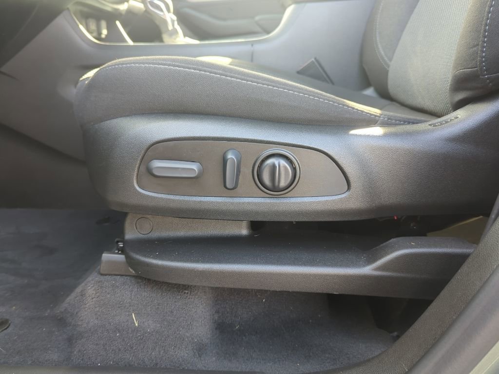 Certified 2023 Chevrolet Traverse LT image 32