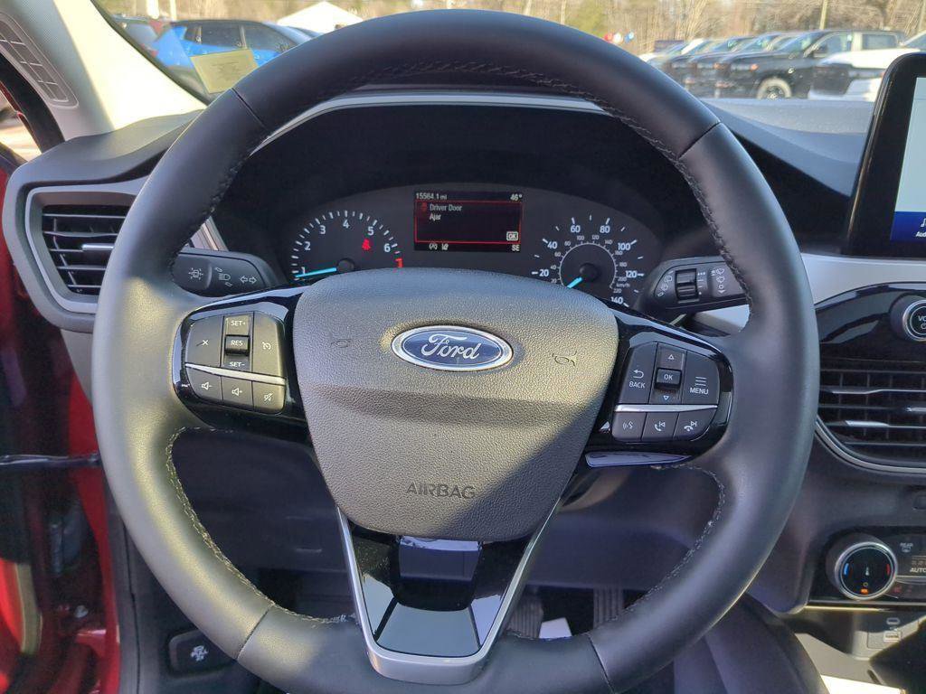 Used 2022 Ford Escape SE w/ SE Sport Appearance Package image 16
