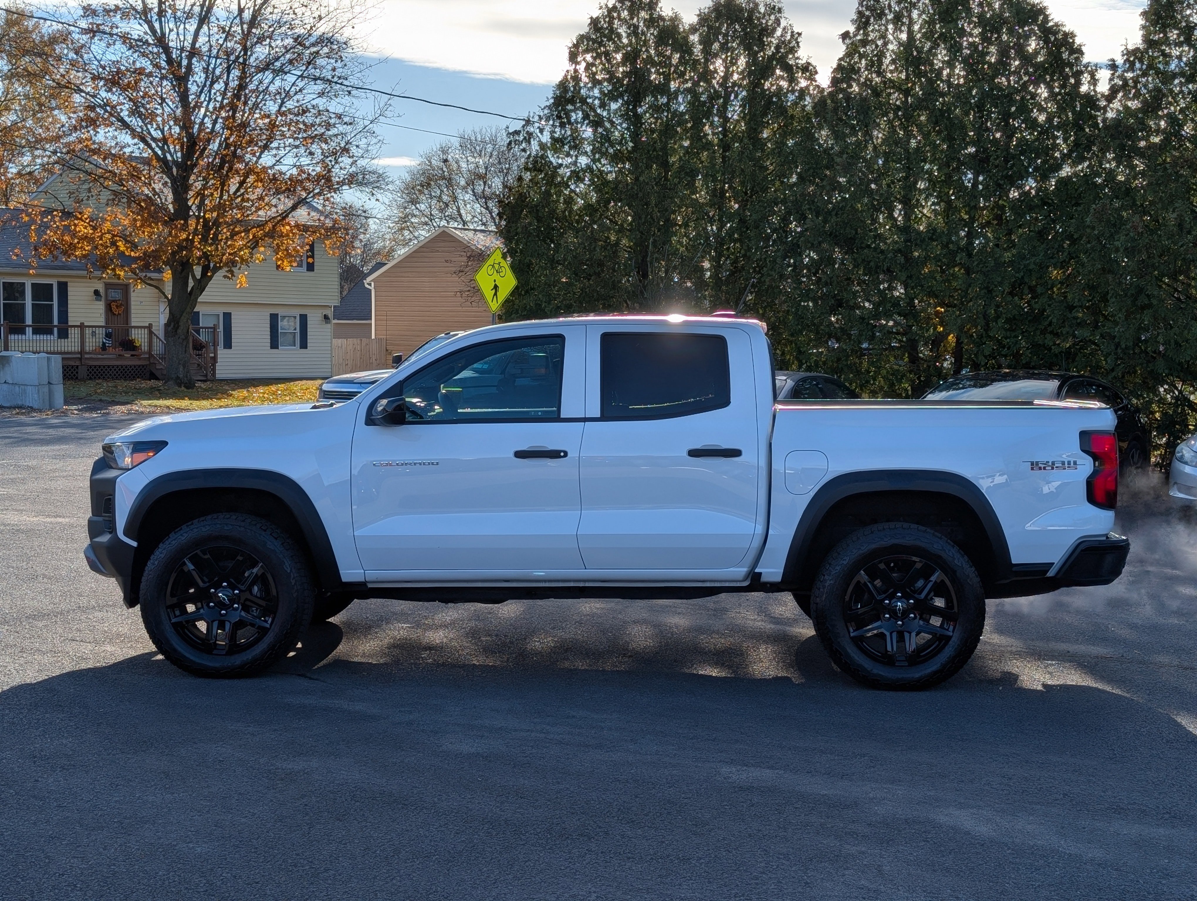 Used 2024 Chevrolet Colorado Trail Boss w/ Advanced Trailering Package image 11