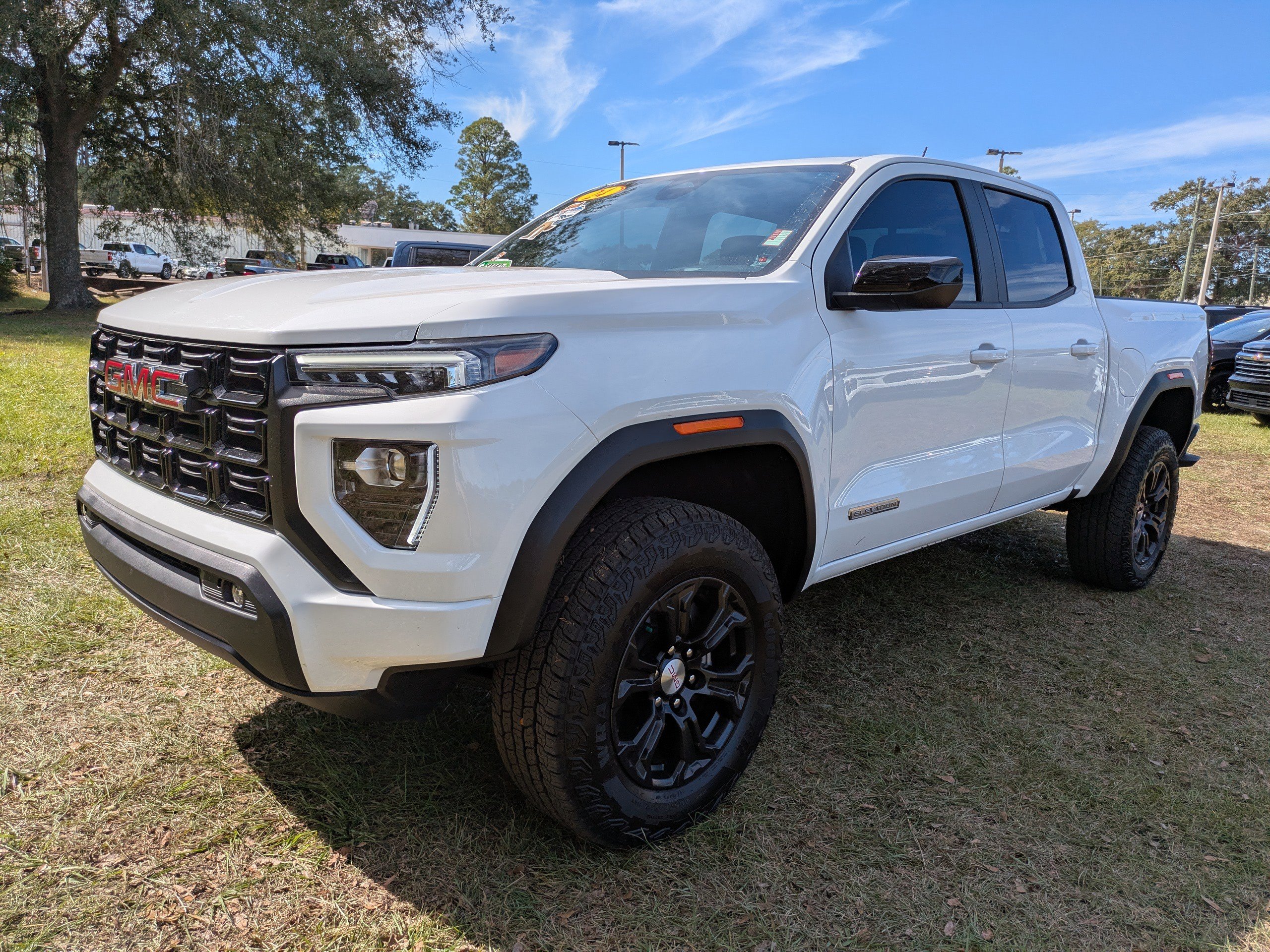 Used 2024 GMC Canyon Elevation w/ Convenience Package image 8