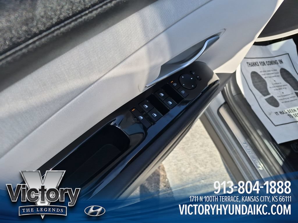 Used 2025 Hyundai Tucson Limited AWD/4WD image 11