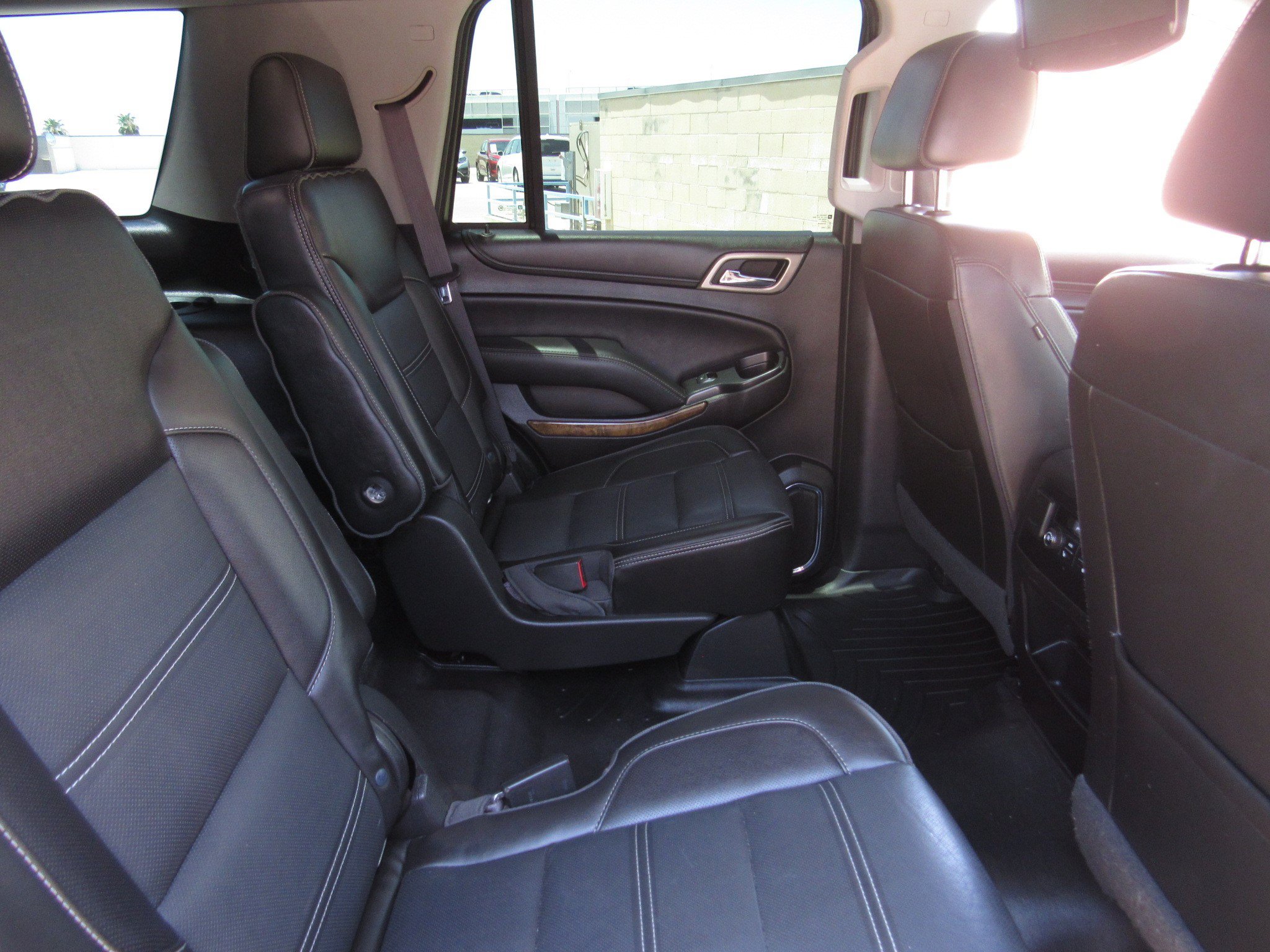 Used 2017 GMC Yukon Denali RWD image 11