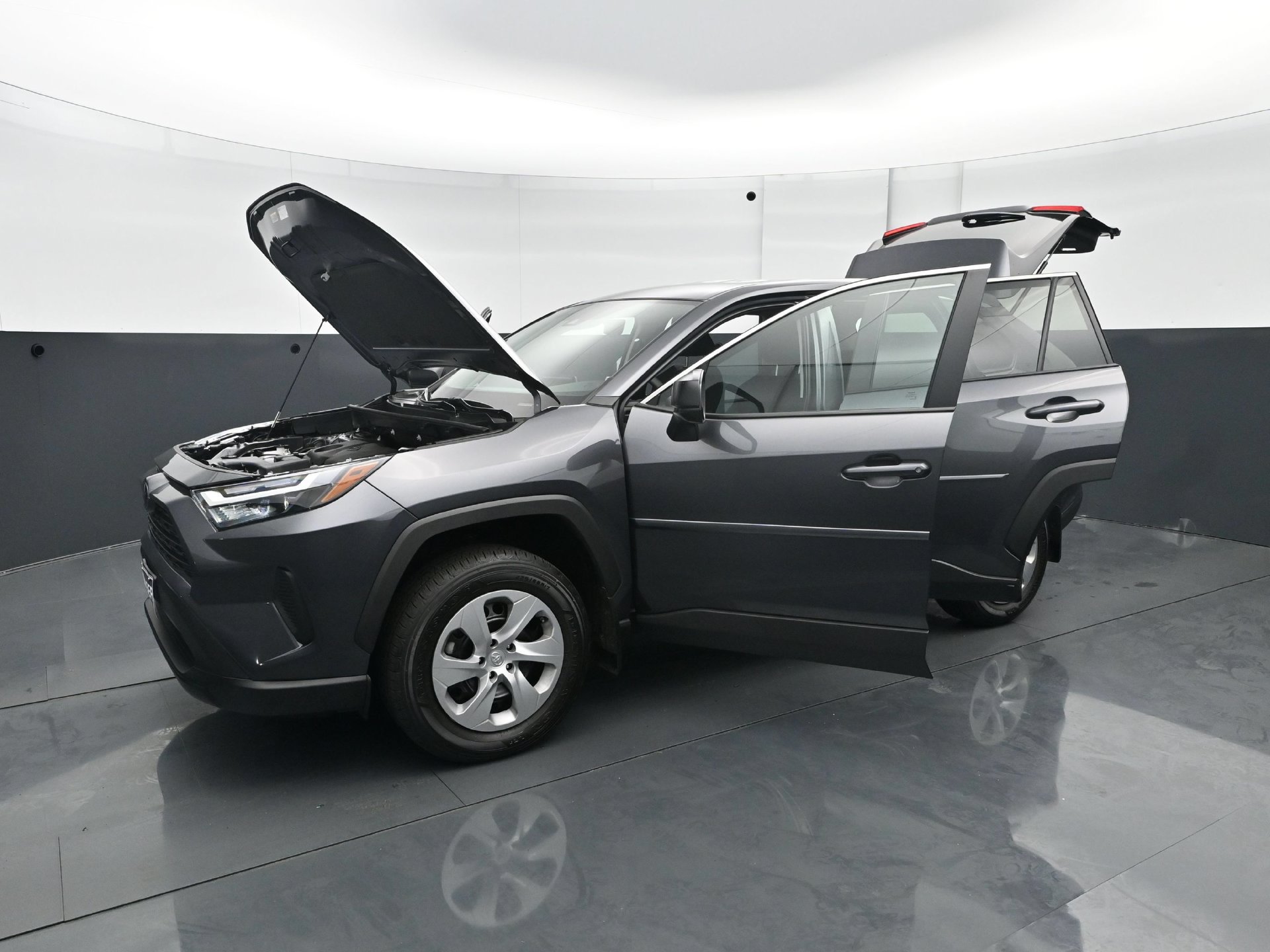 Used 2024 Toyota RAV4 LE AWD/4WD image 29