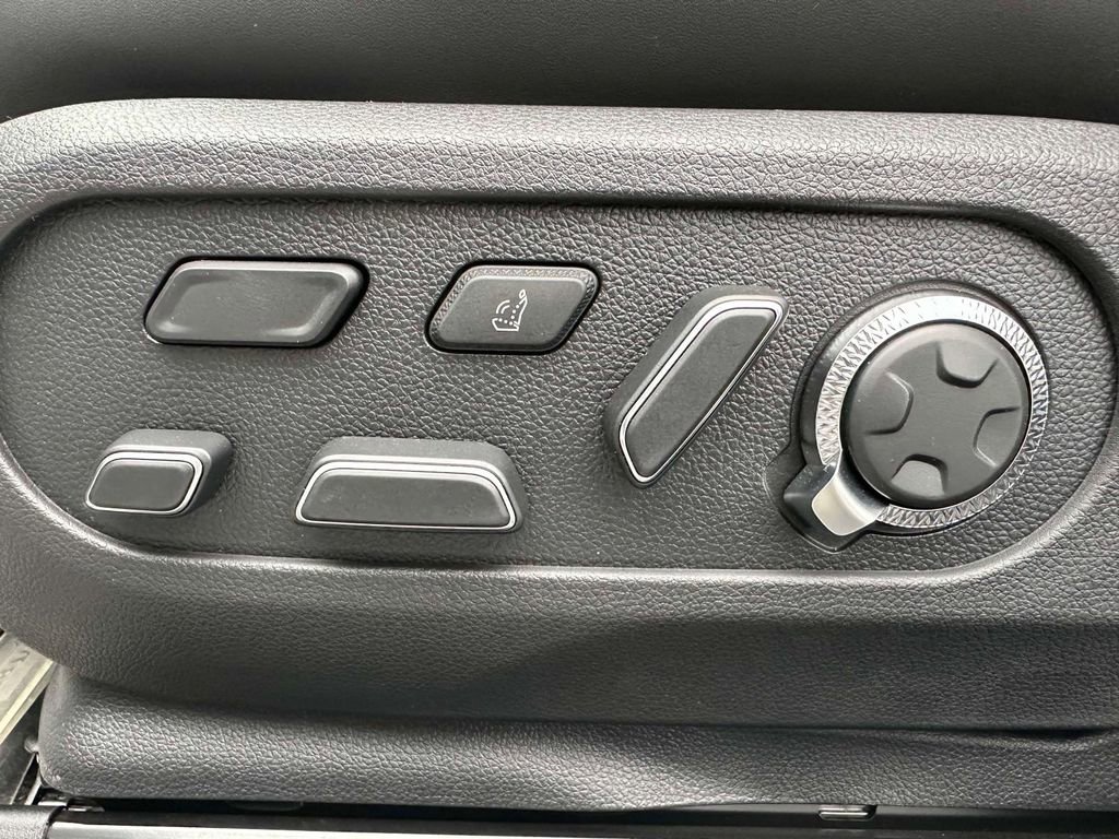 New 2024 Genesis GV60 Performance image 16