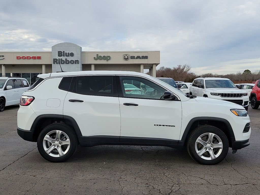 Used 2023 Jeep Compass Sport image 6