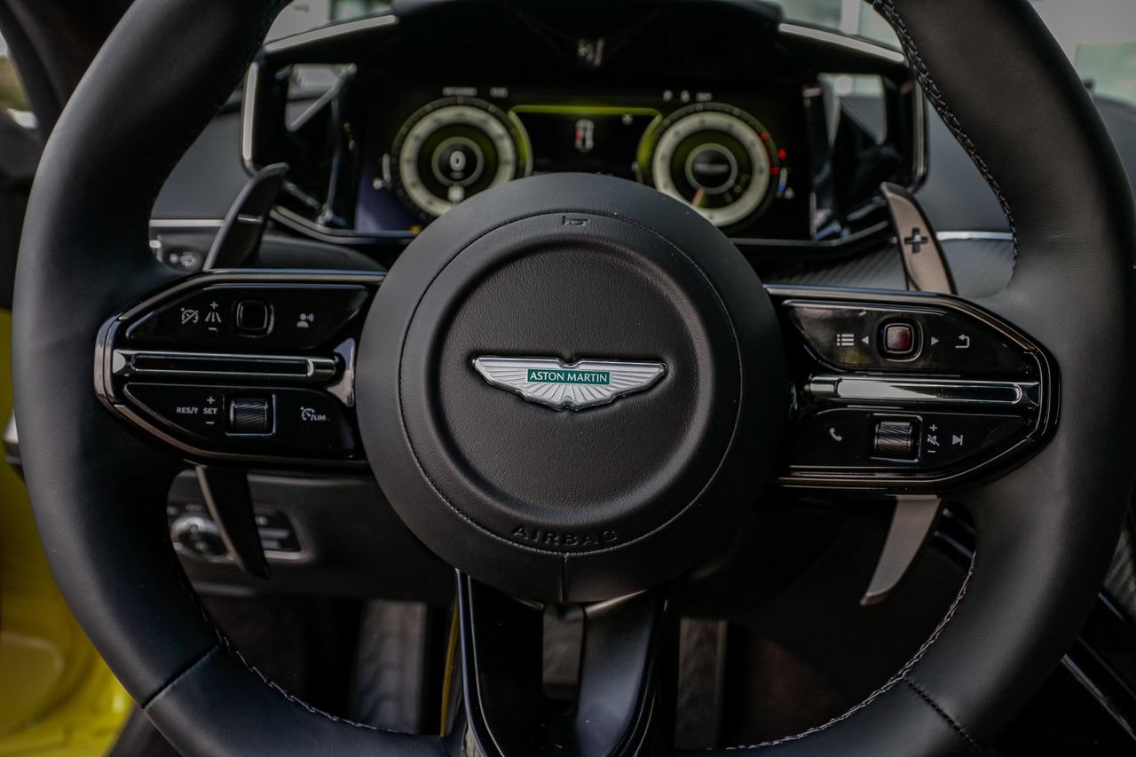 New 2025 Aston Martin V8 Vantage Coupe RWD image 22
