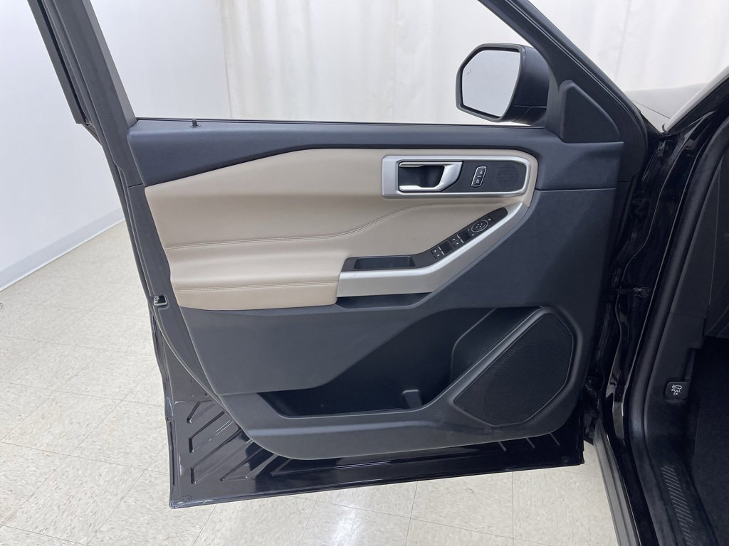 Used 2023 Ford Explorer XLT image 20