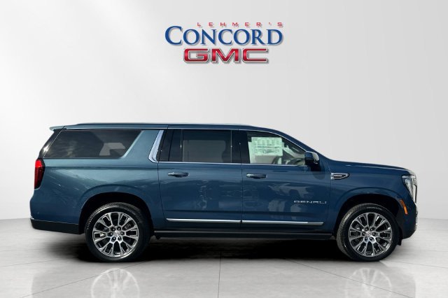 New 2026 GMC Yukon XL Denali w/ Denali Reserve Package AWD/4WD image 3