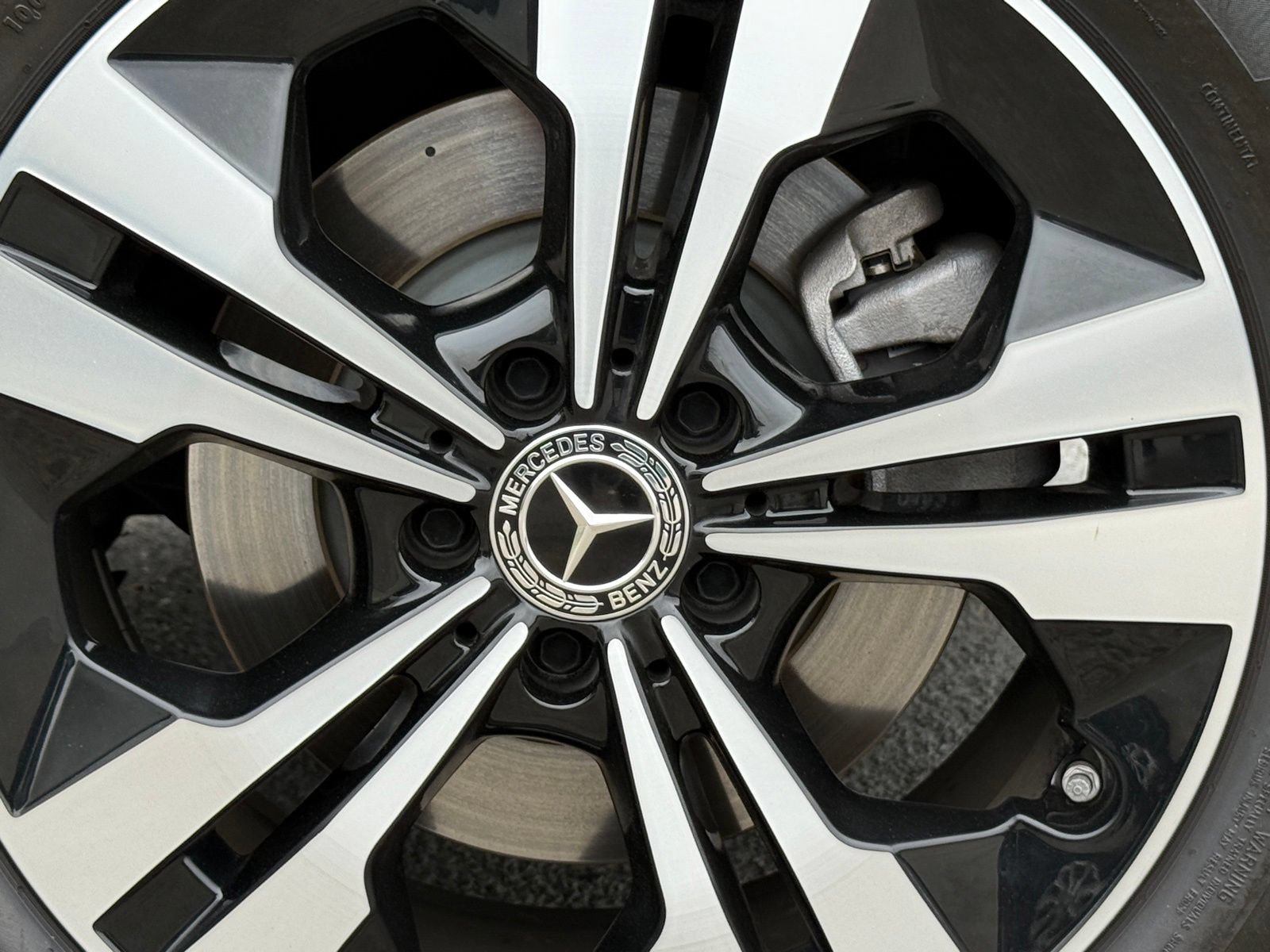 Used 2025 Mercedes-Benz GLB 250 image 21