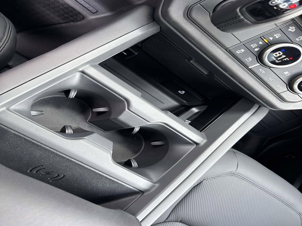 New 2026 Land Rover Defender 110 S AWD/4WD image 27