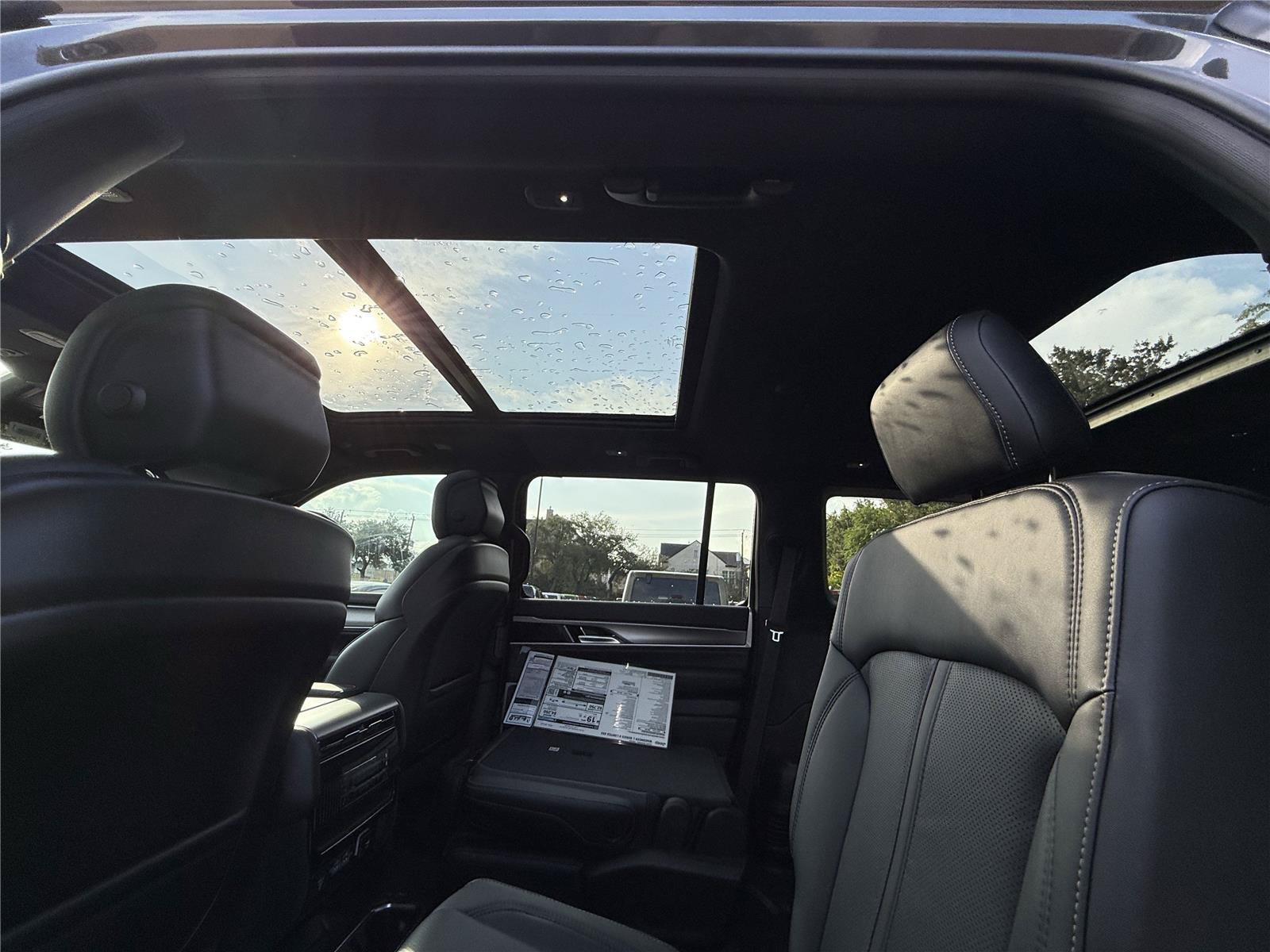 New 2025 Jeep Wagoneer L Series II AWD/4WD image 19