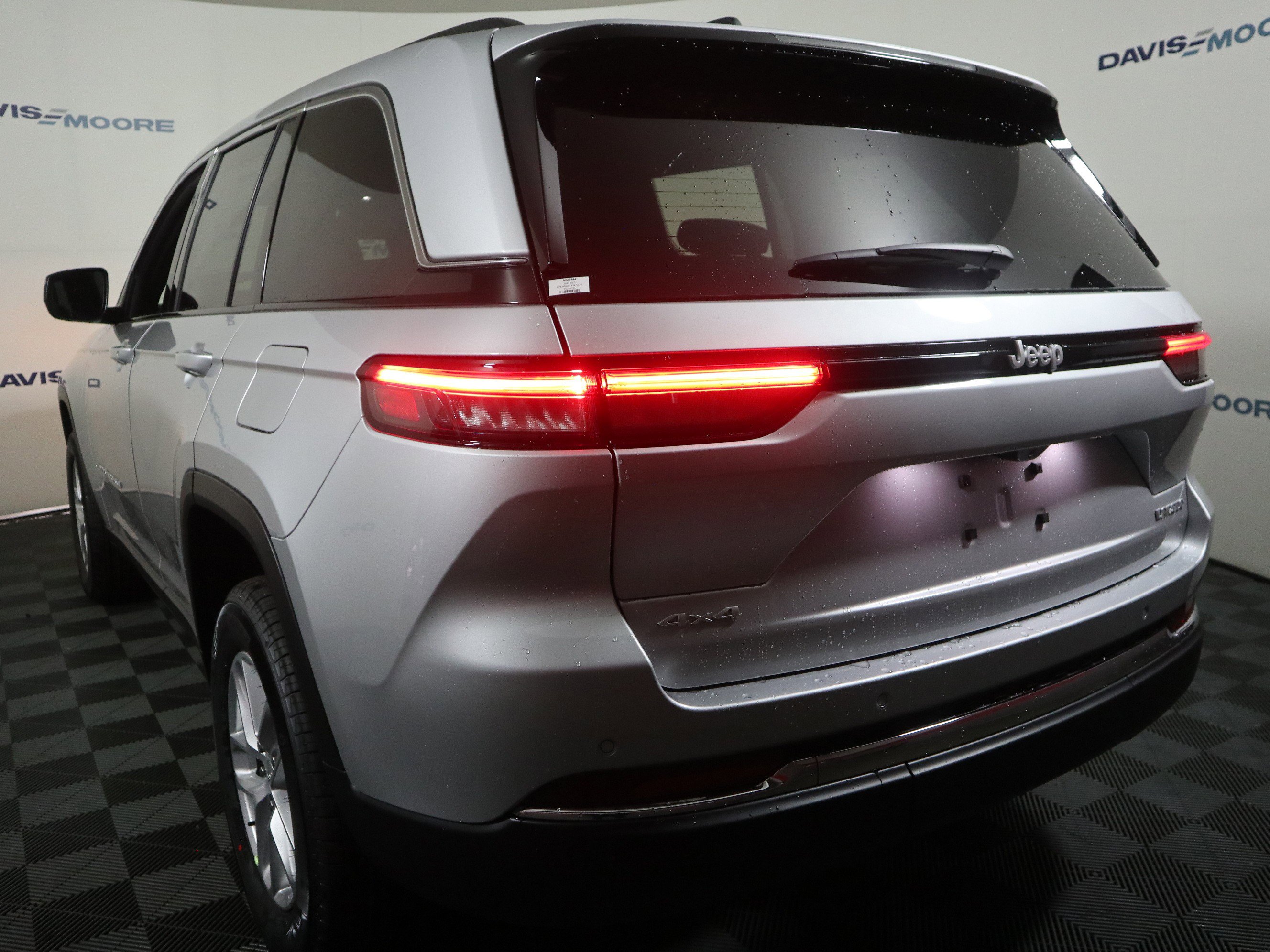 New 2026 Jeep Grand Cherokee Laredo X AWD/4WD image 9