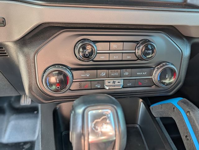 Used 2022 Ford Bronco Black Diamond image 12