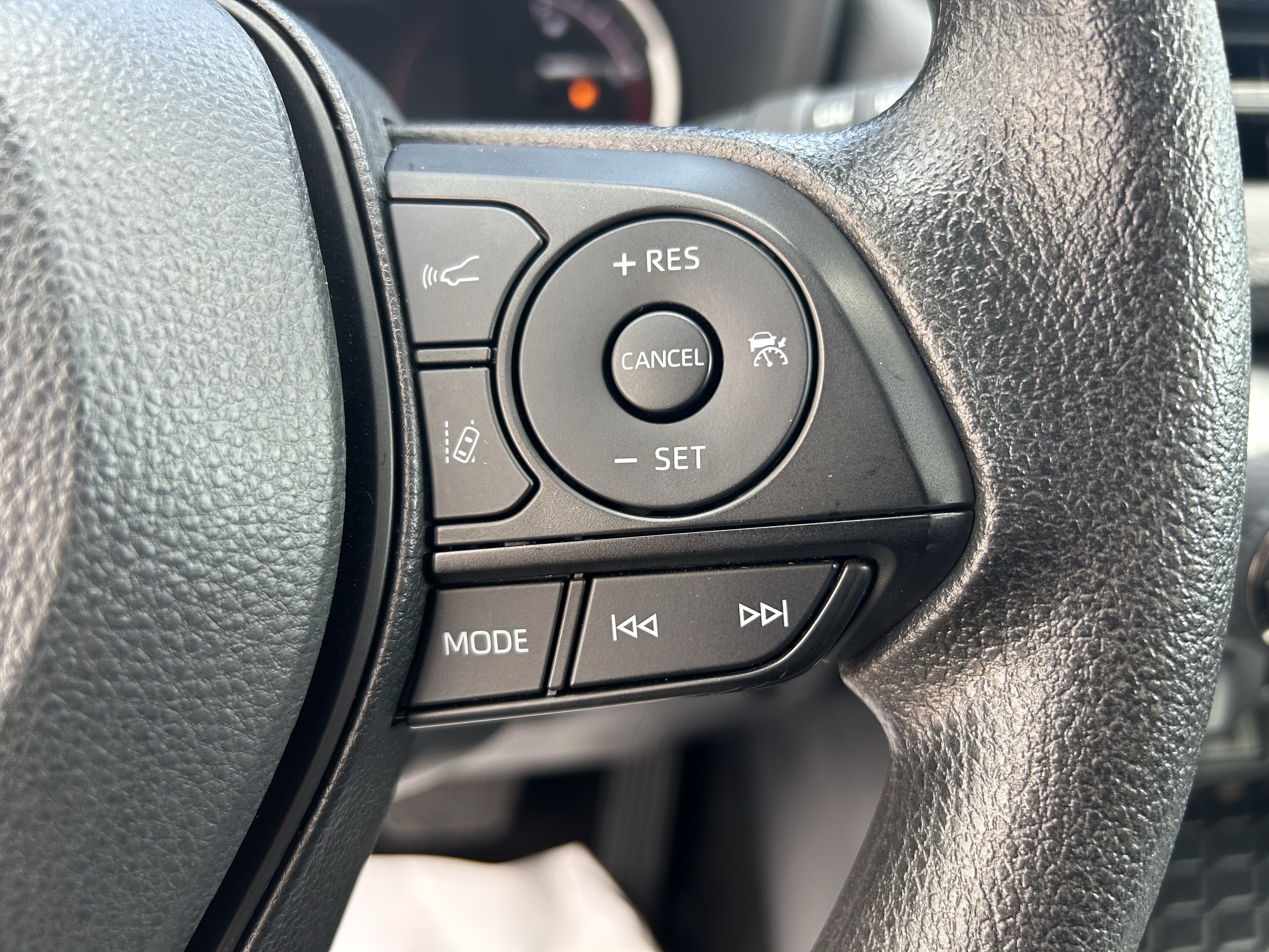 Certified 2025 Toyota RAV4 XLE FWD image 24