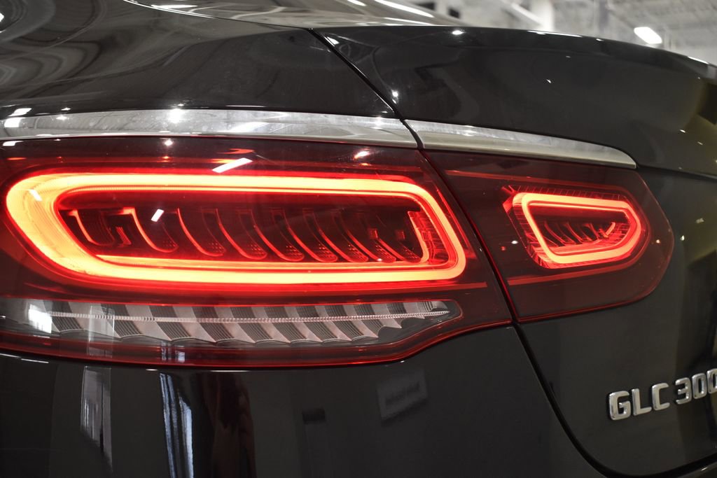 Used 2022 Mercedes-Benz GLC 300 4MATIC Coupe image 19