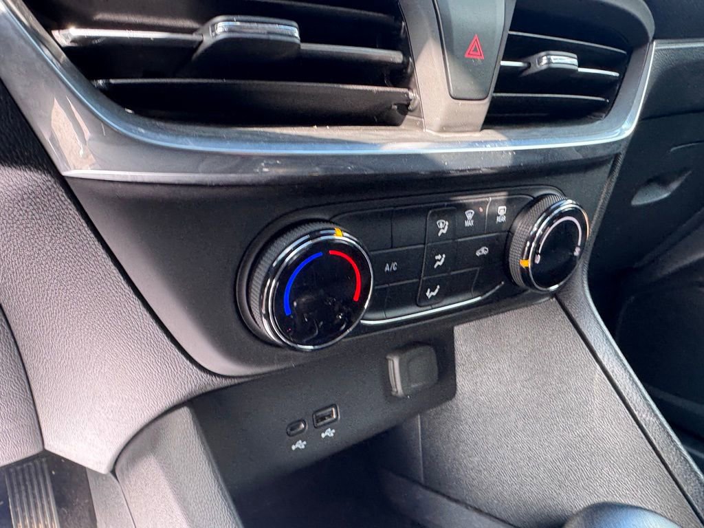 Used 2024 Buick Encore GX Preferred image 26