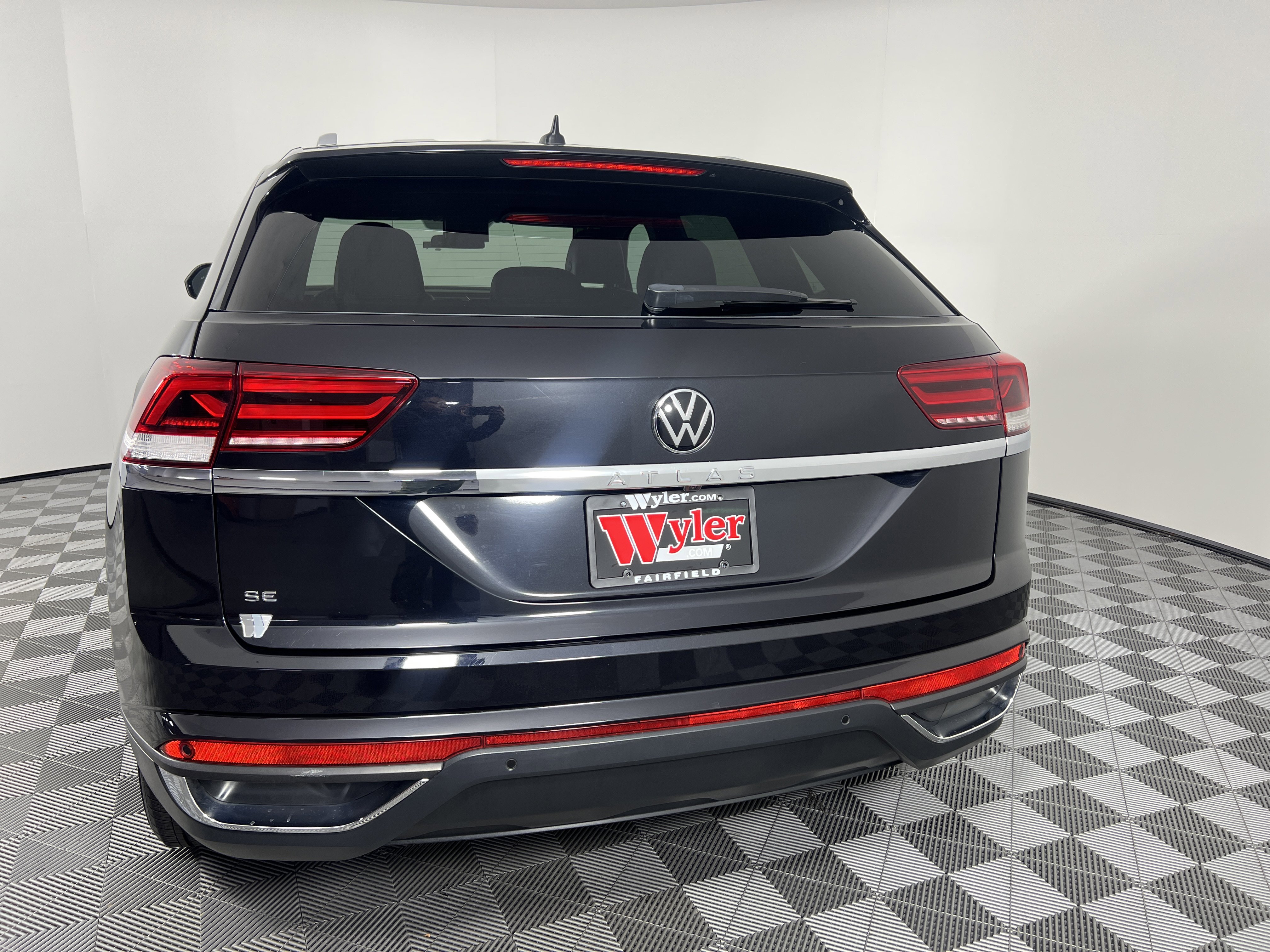 Used 2021 Volkswagen Atlas Cross Sport SE image 4