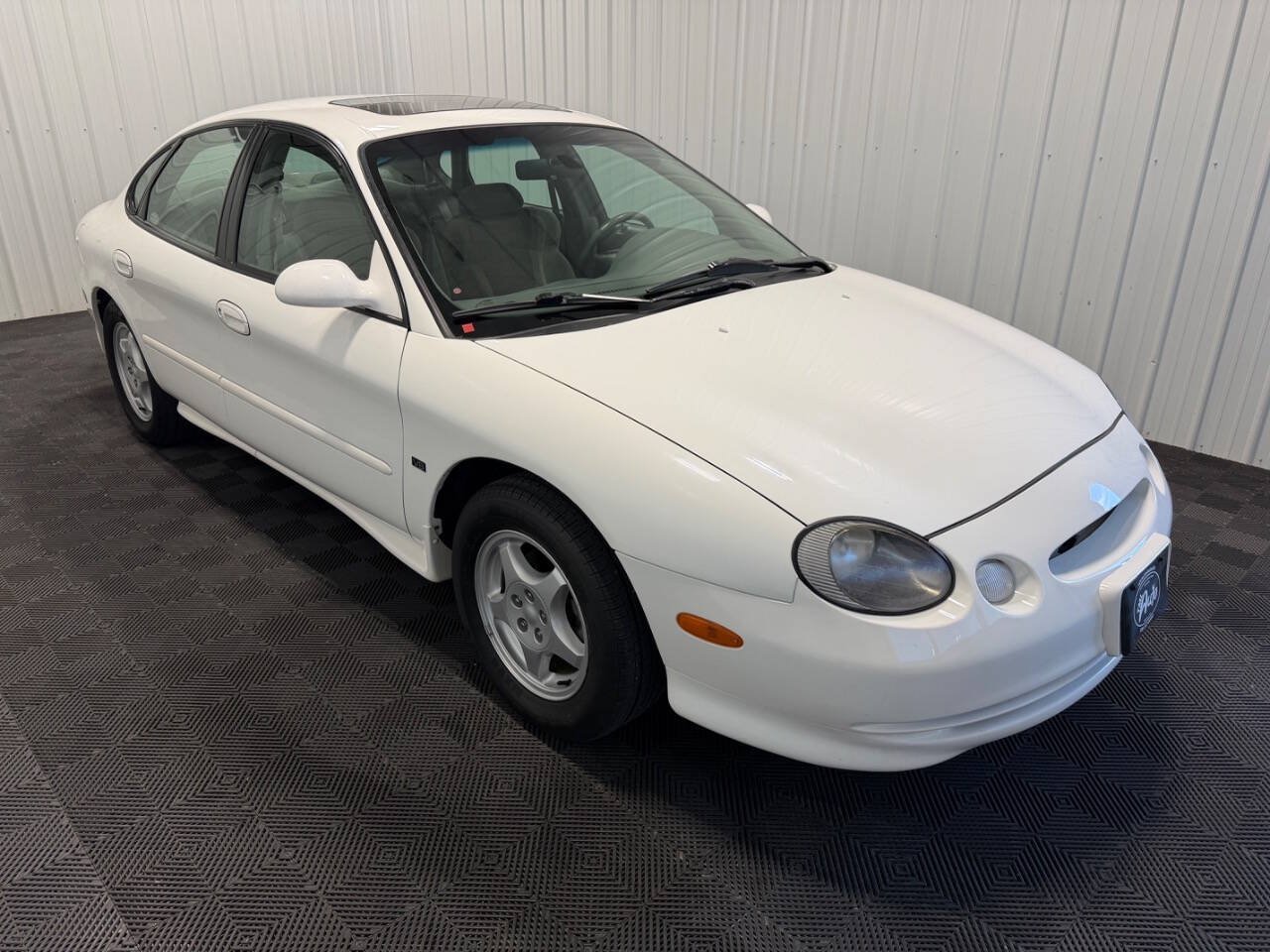 Used 1997 Ford Taurus SHO FWD image 3