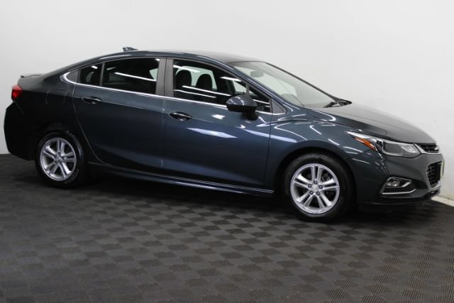 Used 2017 Chevrolet Cruze LT w/ Convenience Package FWD image 3