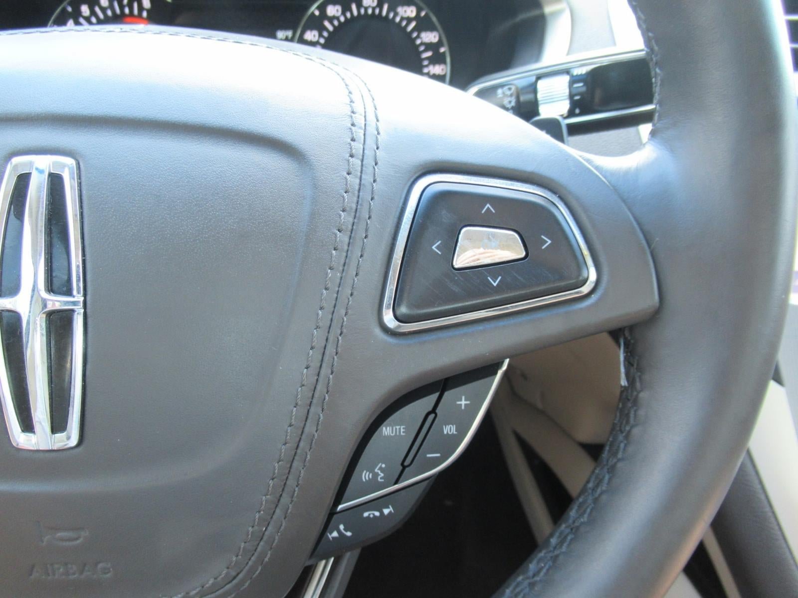 Used 2020 Lincoln MKZ Reserve w/ Monochromatic Package AWD/4WD image 28