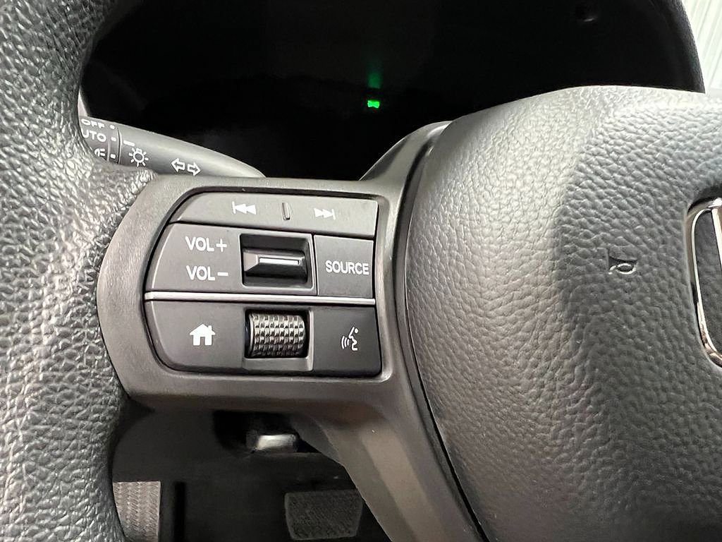 Used 2025 Honda HR-V LX image 17