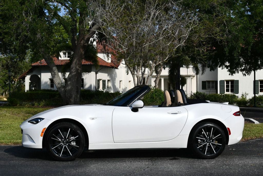Used 2024 MAZDA MX-5 Miata Grand Touring RWD image 28