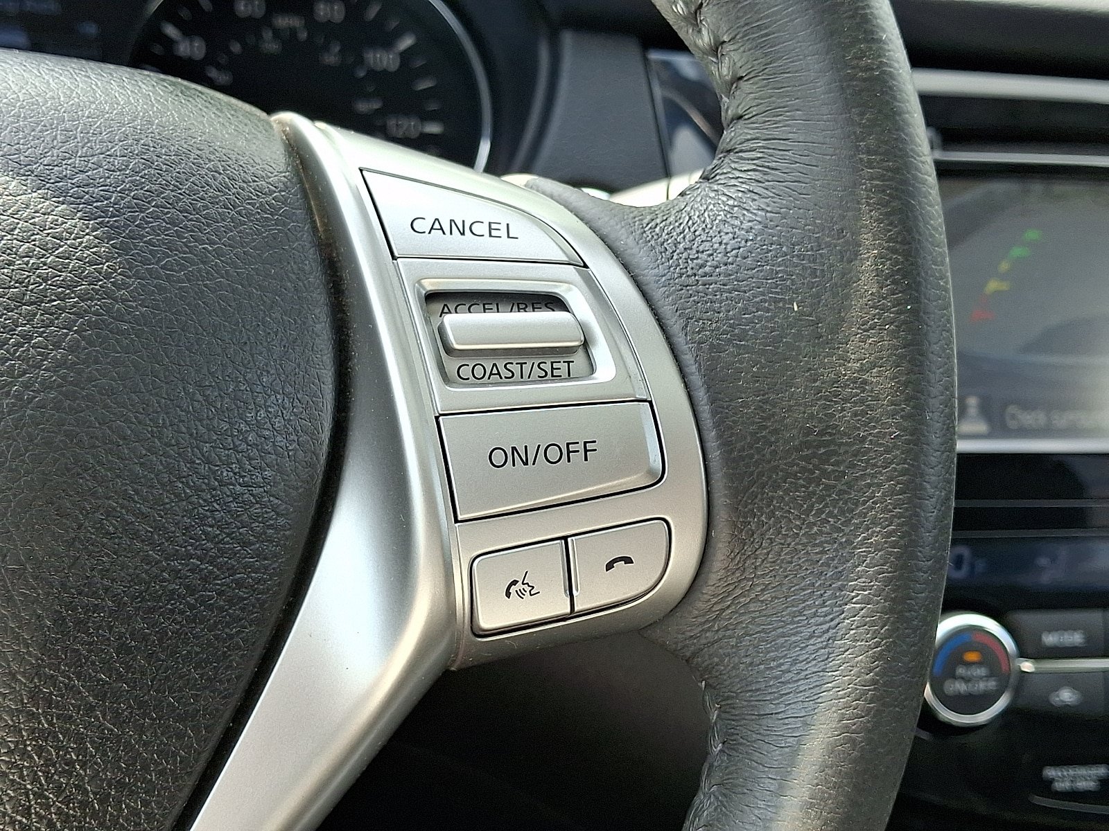 Used 2014 Nissan Rogue SL w/ SL Premium Package AWD/4WD image 24